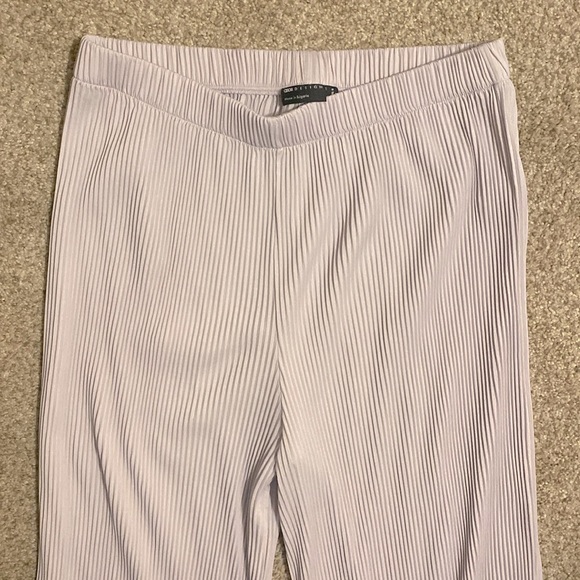 ASOS Pleated Lavender Wide Leg Capris- Size 8 - Picture 2 of 4